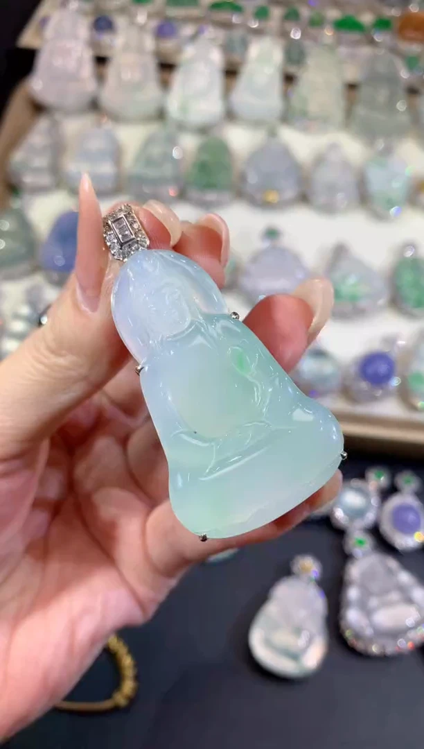 吊坠(不含链)18K金镶嵌翡翠95-观音