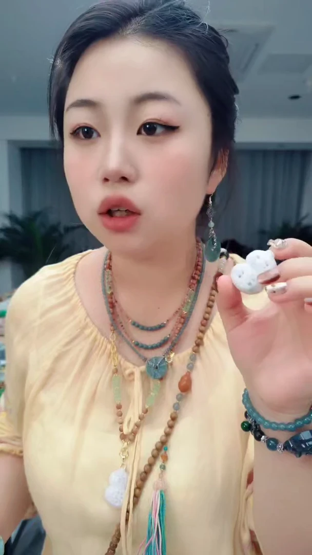 颈饰未镶嵌翡翠2507翡翠葫芦