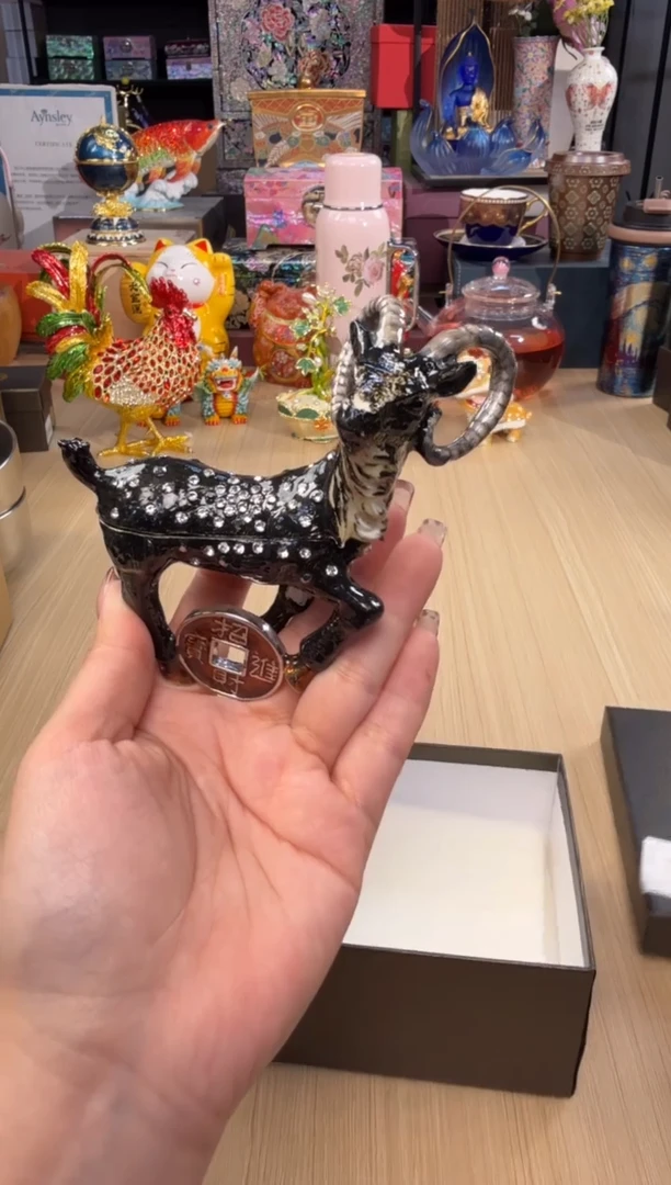.37七宝黑色山羊