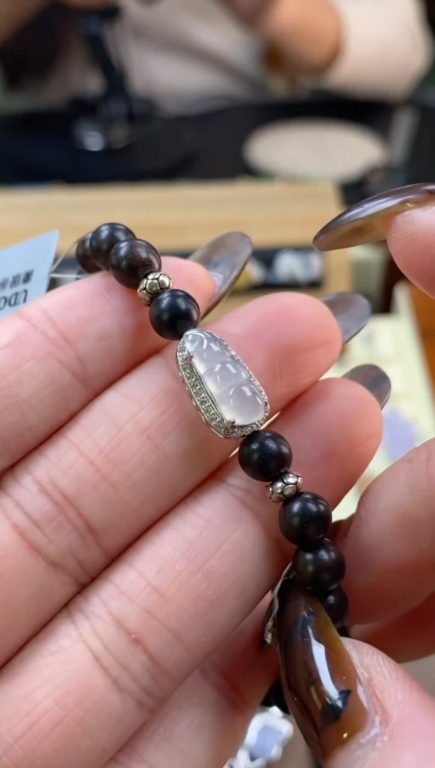 颈饰未镶嵌翡翠18024