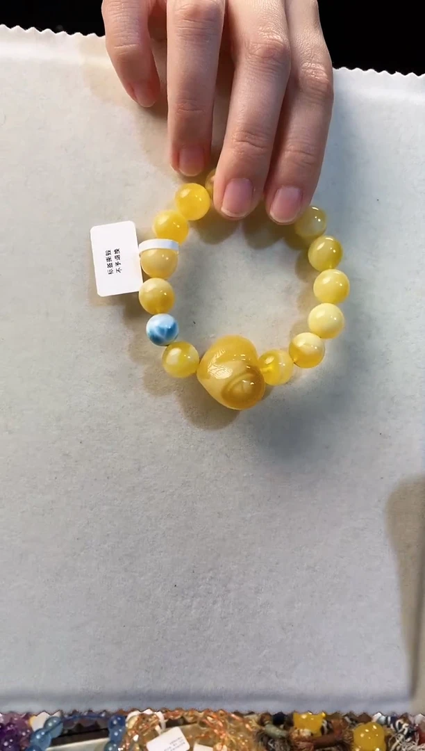 手串蜜蜡未镶嵌E****b心心心妖花金白蜜蜡11.6MM 毕业