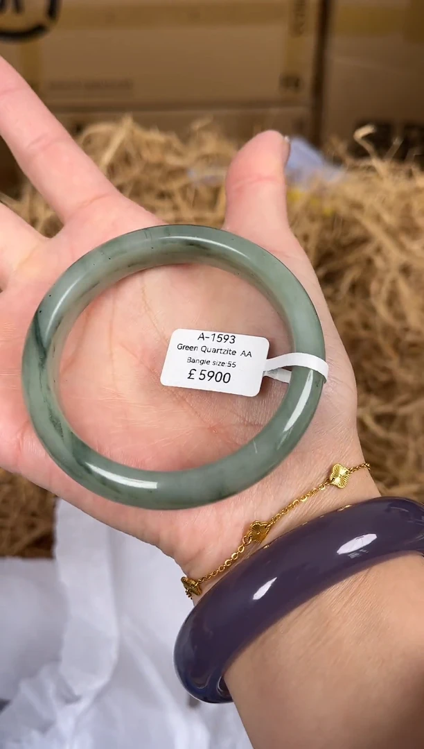 未镶嵌手镯石英质玉A1593