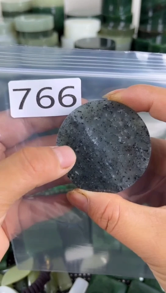 和田玉未镶嵌珠宝半成品镯芯