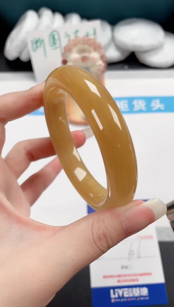 石英质玉手镯未镶嵌121-60.6