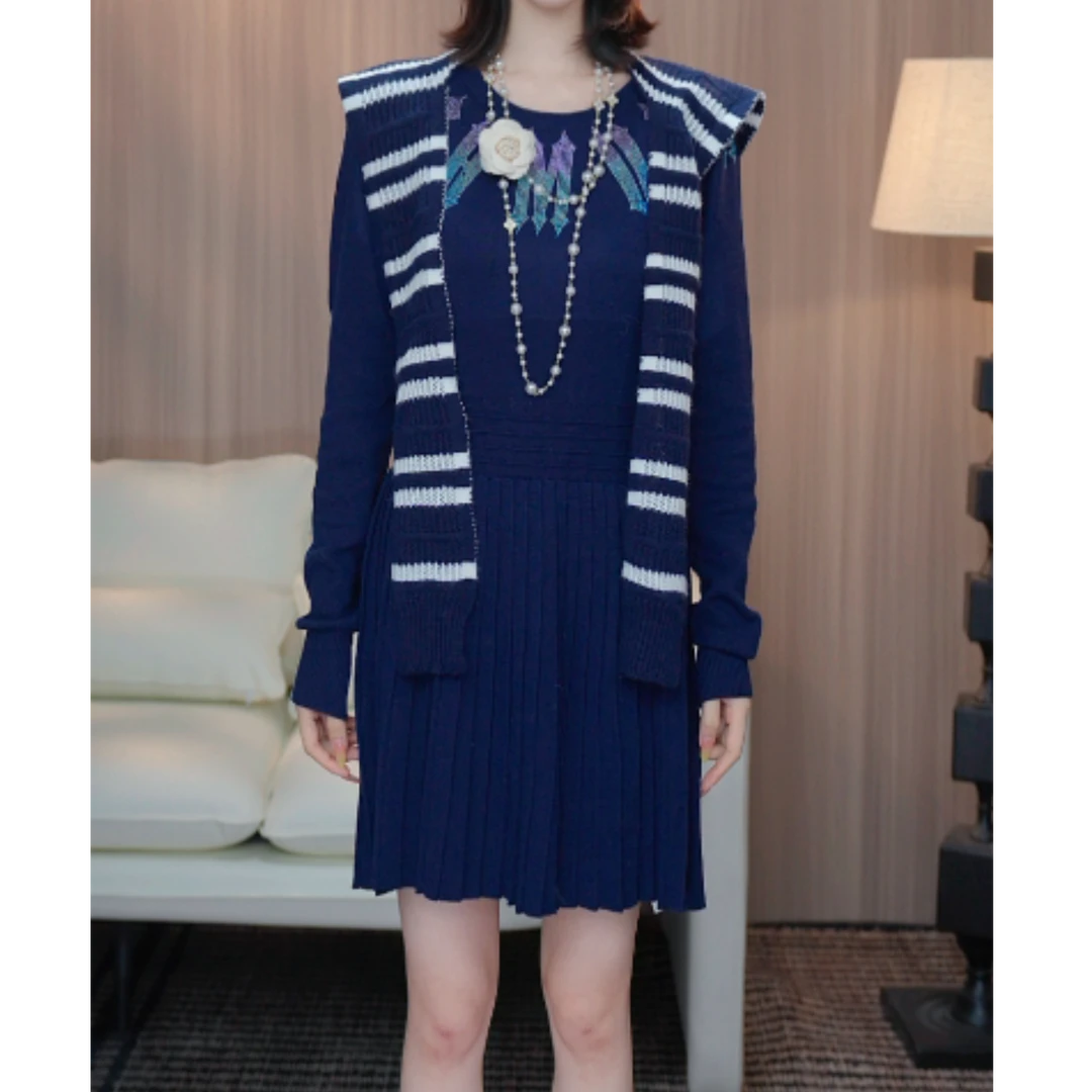 TCH私服烫钻工艺秋季时尚休闲简约风连衣裙女T75C30E1103轻奢tch