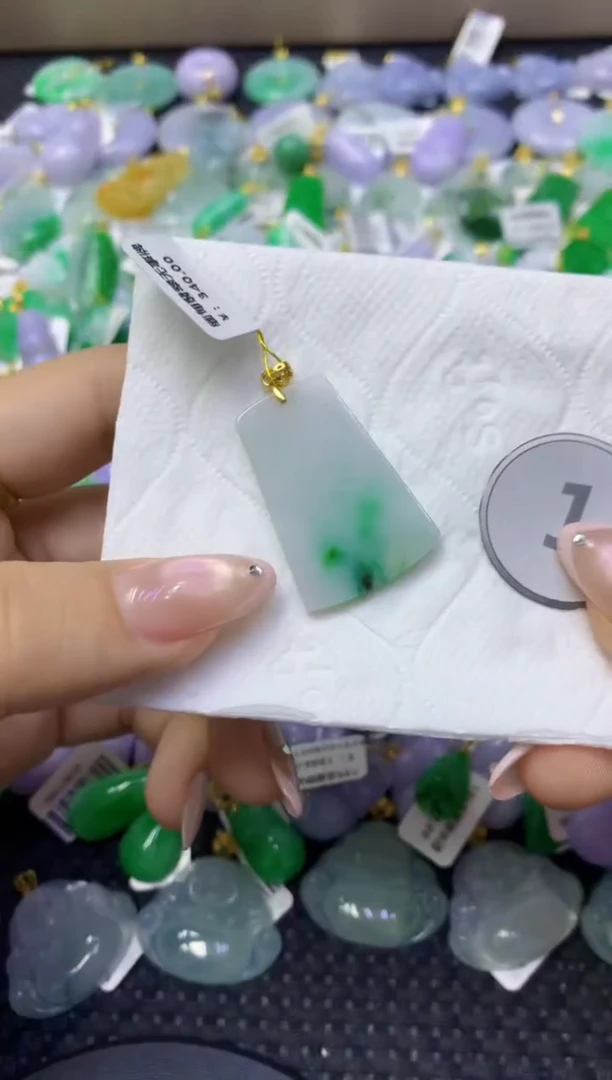 颈饰未镶嵌翡翠天然缅甸翡翠A货