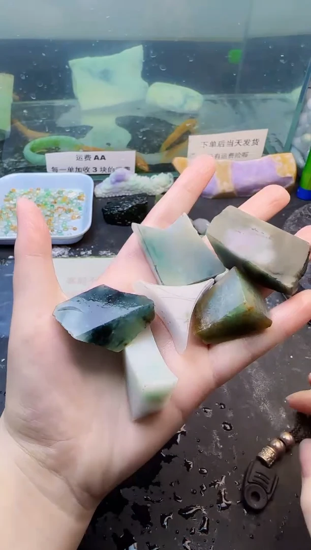 翡翠未镶嵌颈饰天然翡翠021