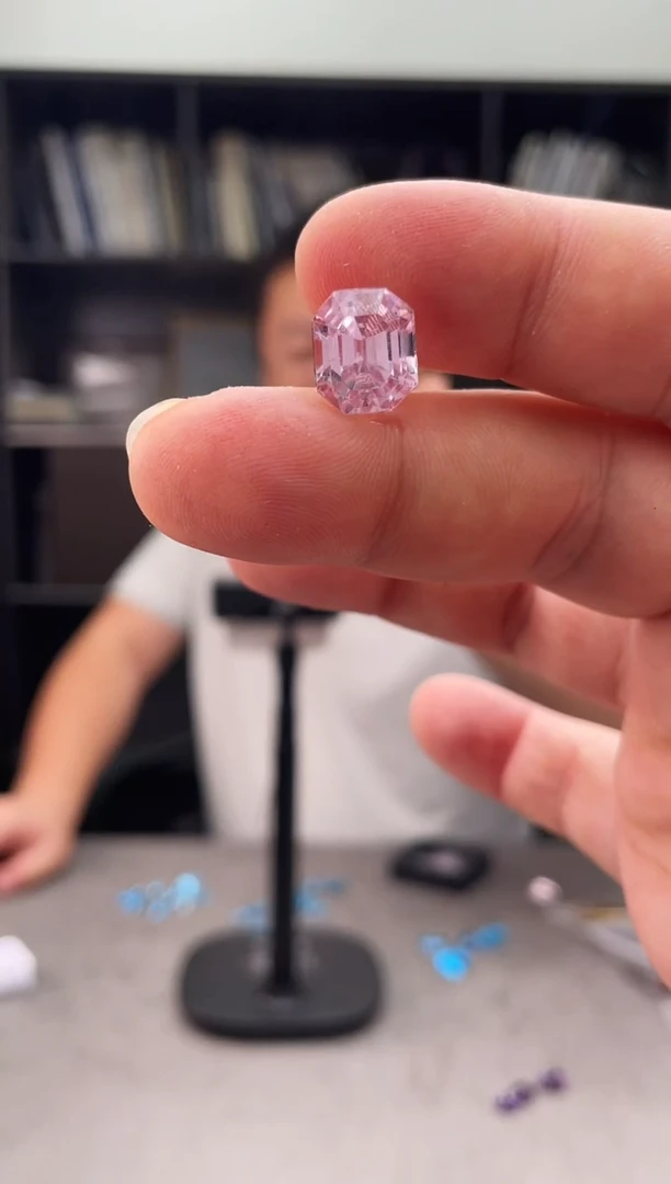 未镶嵌锂辉石裸石琪*紫锂辉