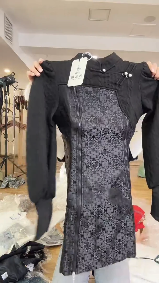 卫衣裙       S码         100斤