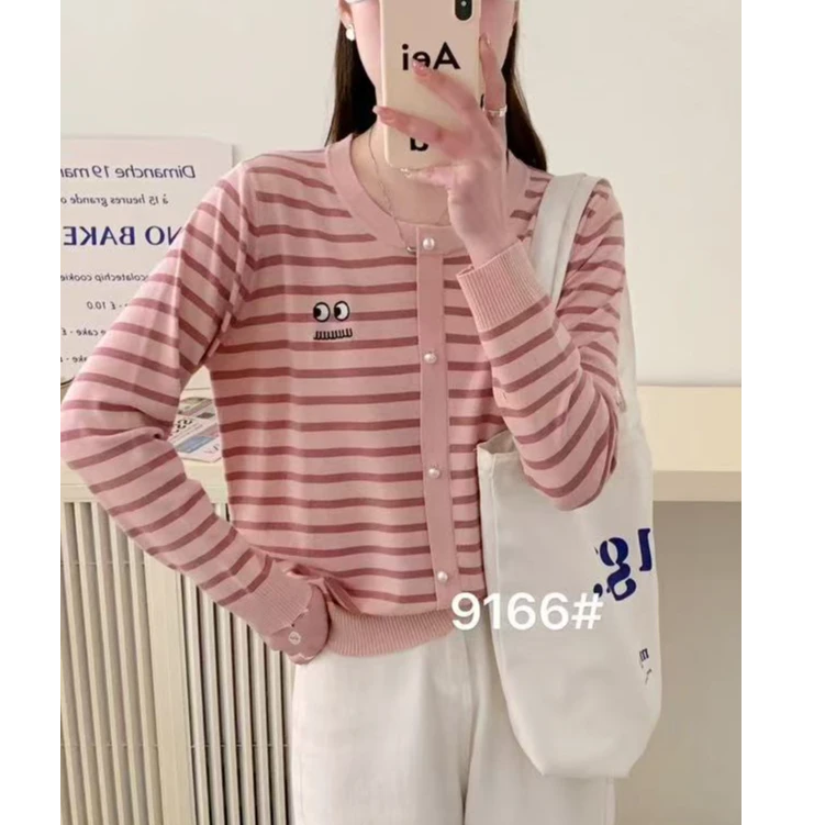 条纹刺绣眼睛圆领长袖开衫春季薄款宽松内搭针织衫女毛衣B732