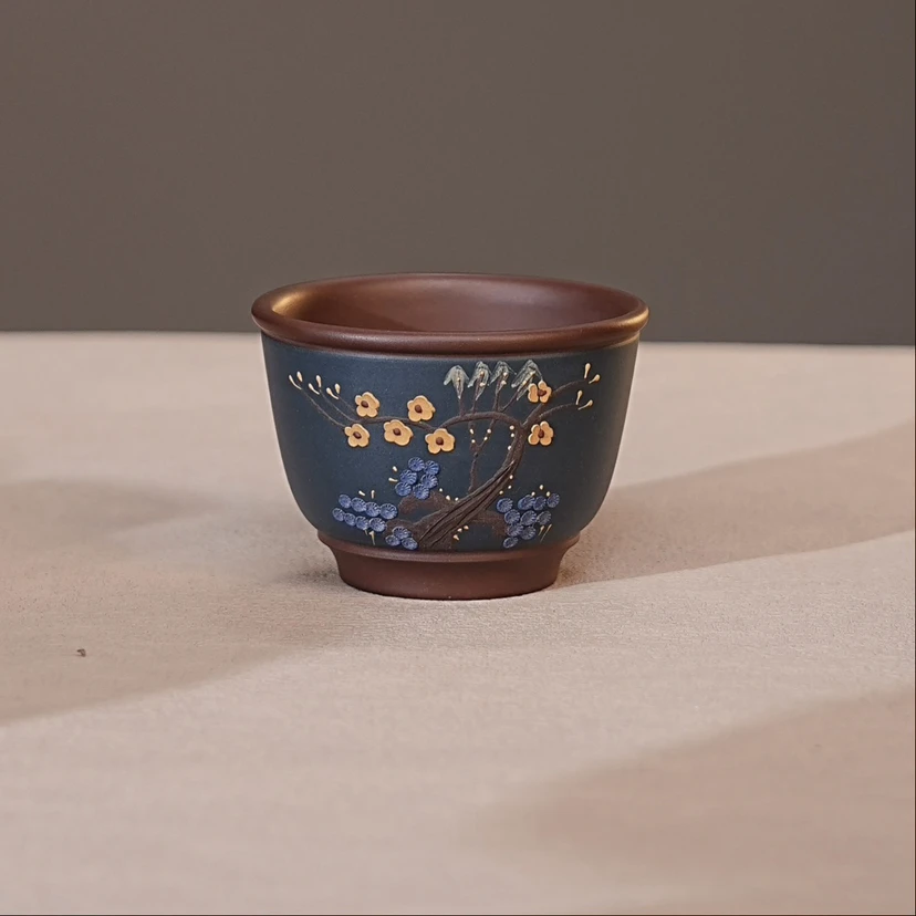 宜兴紫砂茶具 紫泥粉浆泥料堆绘松竹梅主人杯品茗杯