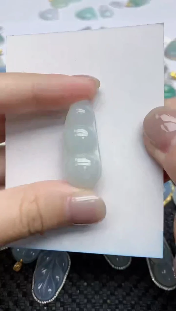 【闪购商品】翡翠颈饰未镶嵌天然翡翠A货