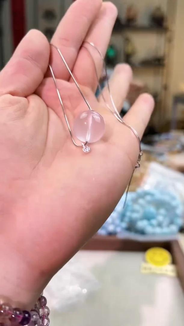 未镶嵌吊坠(赠链)芙蓉石粉水晶吊坠（多样性发一）