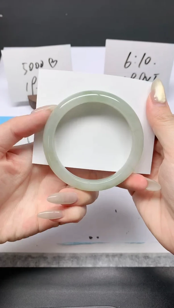 石英质玉手镯未镶嵌K72-56.6