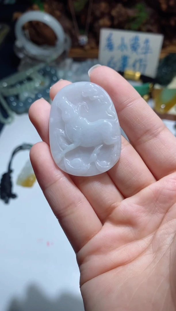 颈饰未镶嵌翡翠1