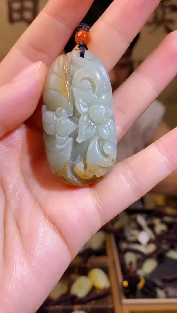 和田玉未镶嵌颈饰1