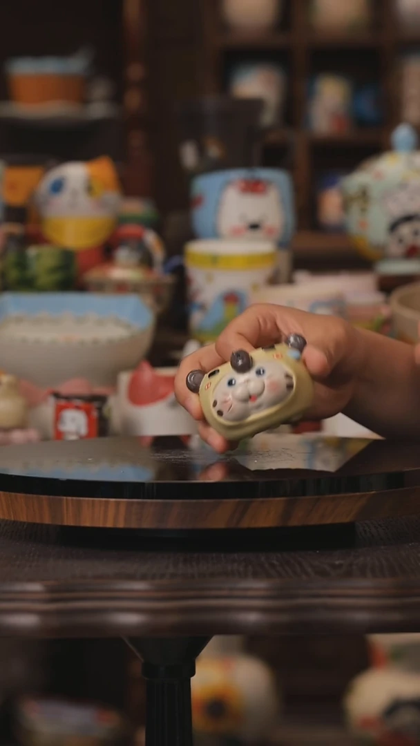 摆件景德镇釉下彩绘设计师款式陶瓷