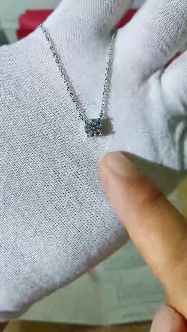 1克拉女士项链吊坠