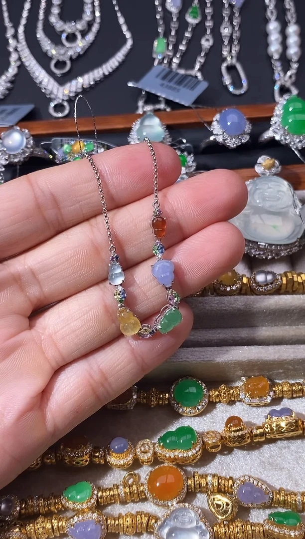 18K金镶嵌手链翡翠手链