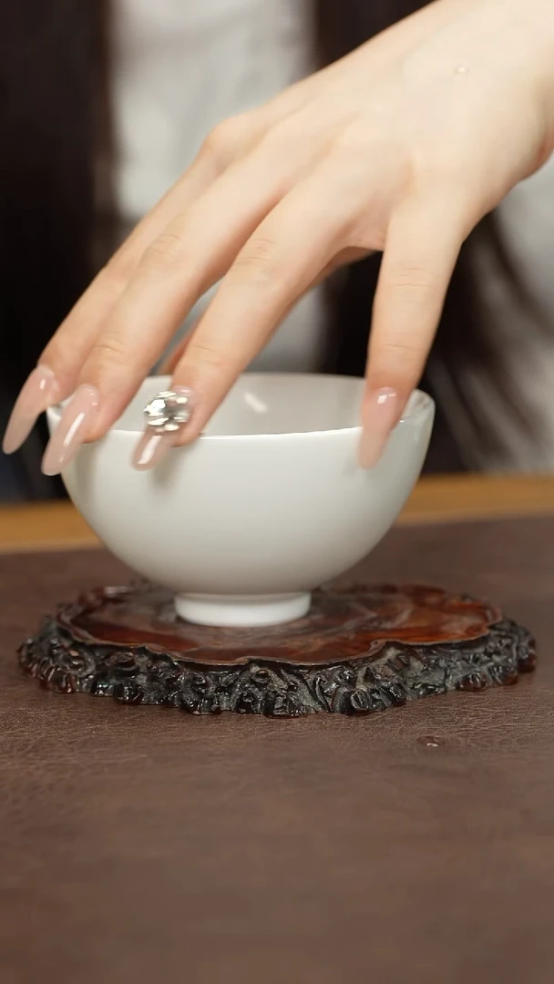 景德镇白胎大鸡心杯