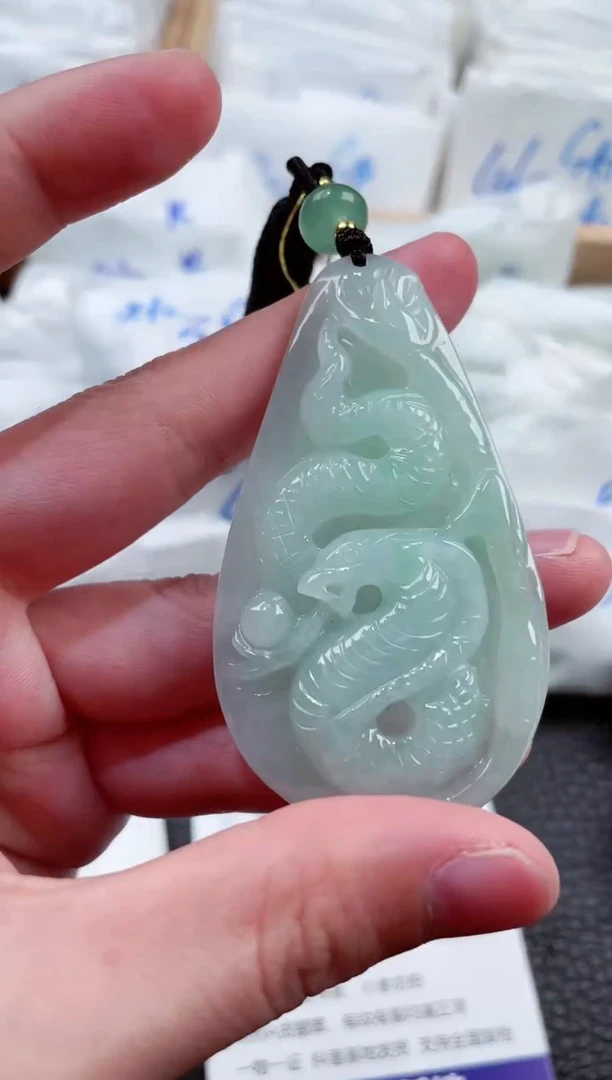 【闪购商品】翡翠颈饰未镶嵌00001059