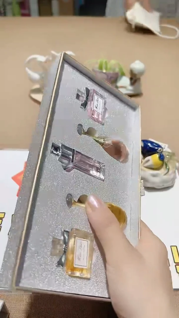 瓷片碗碟好物一件不留@@1
