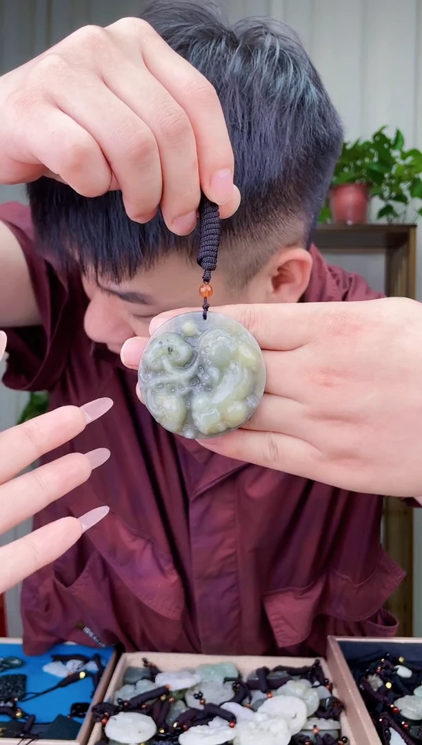 和田玉未镶嵌挂件拍一发一，多样性发货！