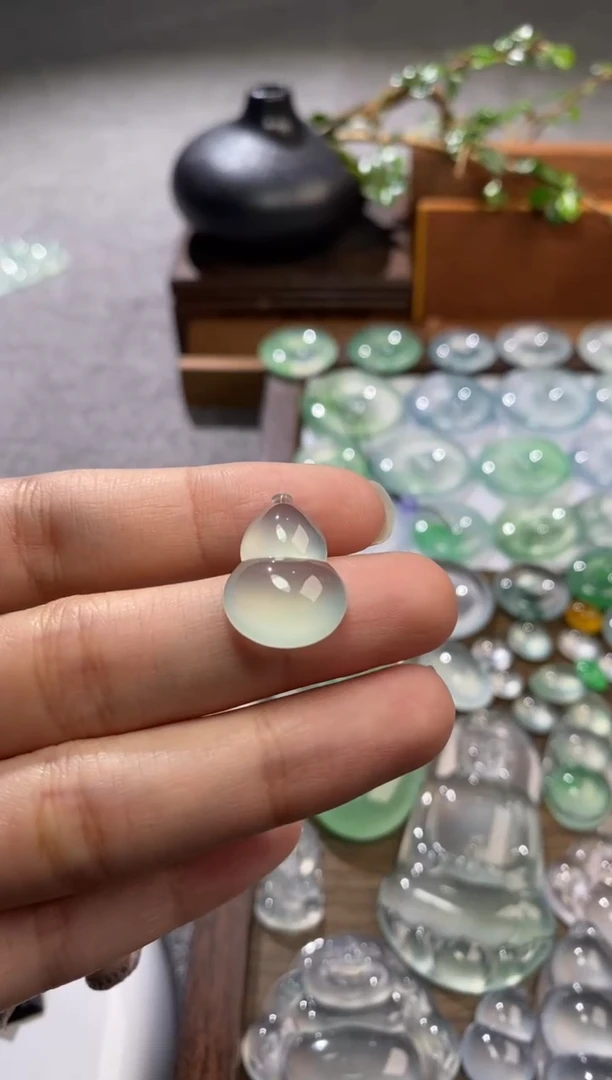 吊坠(不含链)未镶嵌翡翠葫芦