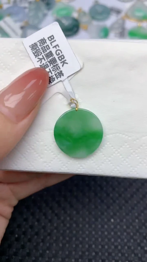 翡翠18K金镶嵌颈饰天然翡翠a货
