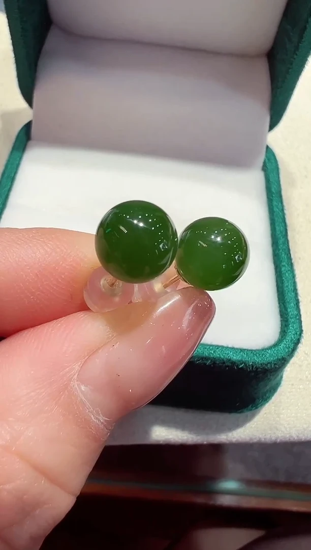 【闪购商品】和田玉耳钉18K金镶嵌和田玉耳钉