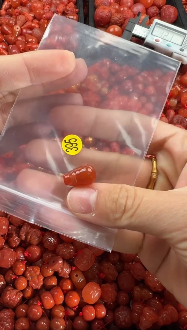 【闪购商品】南红玛瑙颈饰未镶嵌1