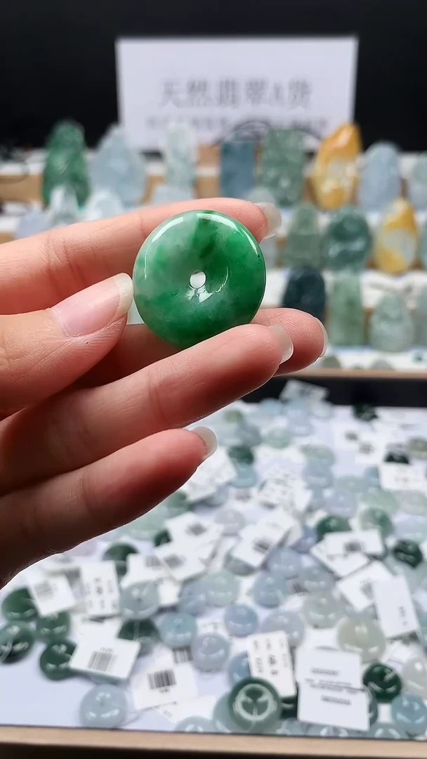 吊坠(不含链)未镶嵌翡翠70平安扣