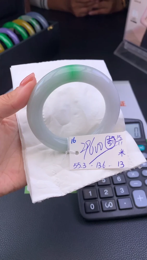 未镶嵌手镯翡翠假一赔三 手镯