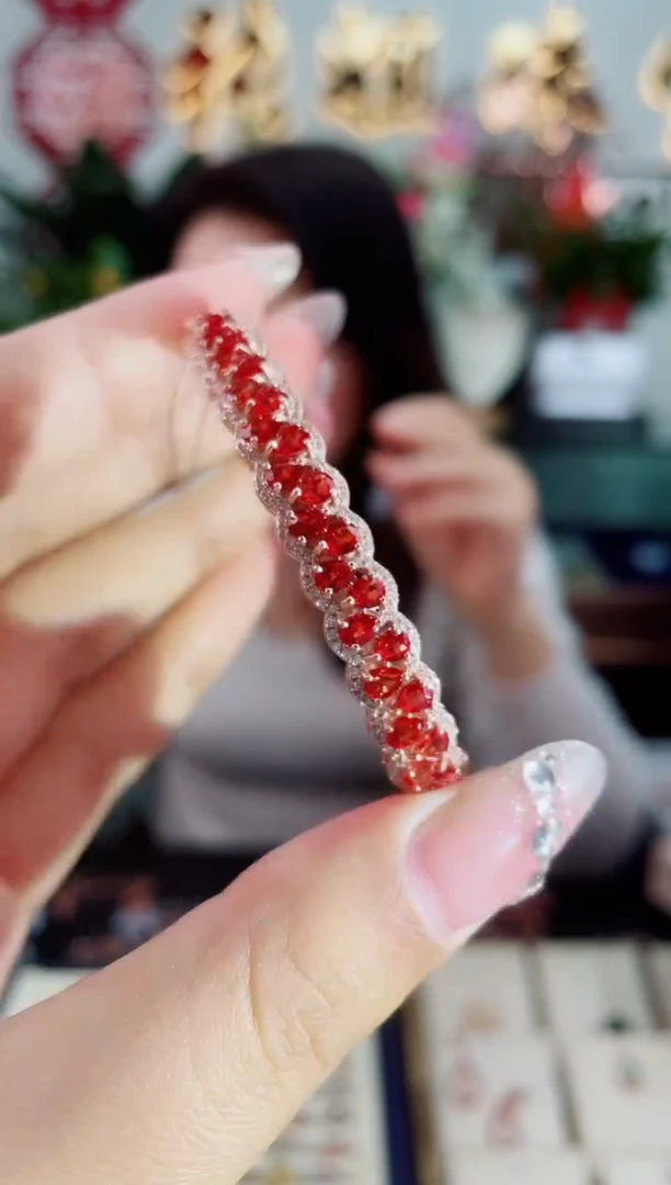 【闪购商品】彩色蓝宝石手镯银S925镶嵌手镯