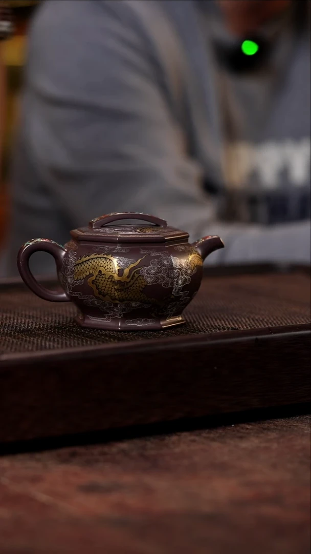 宜兴紫砂八方汉瓦