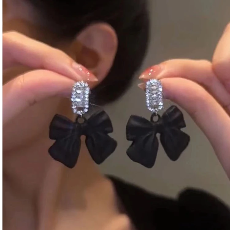 铜合金合成锆石耳饰 气质黑色蝴蝶结耳环 小众长款耳坠时尚轻奢女