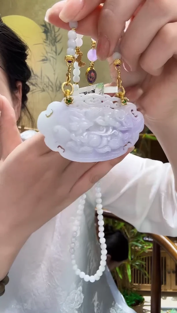 颈饰未镶嵌翡翠吊坠