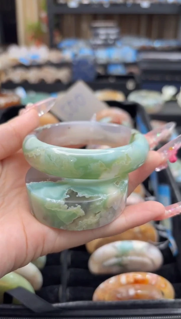 未镶嵌手镯石英质玉361(58圈赠送镯心)