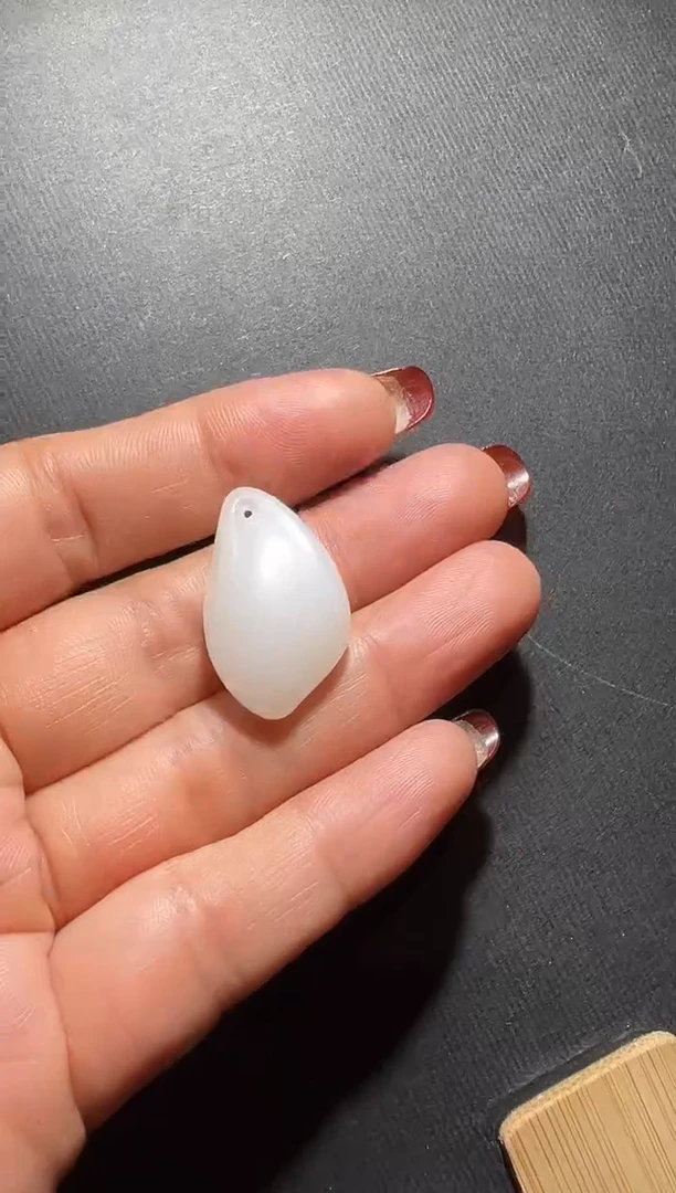 颈饰未镶嵌和田玉玉兰的（修行）