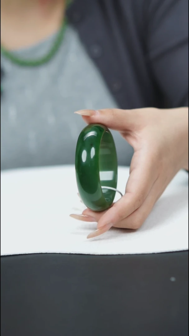 未镶嵌手镯和田玉HA00112 圈口58.7 克重85g