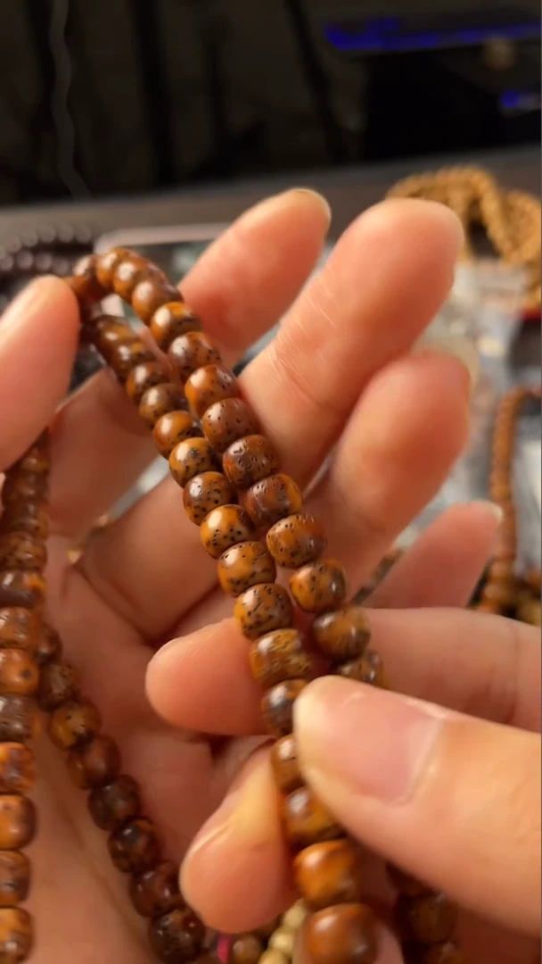 星月菩提吊坠精工级中珀桶珠7*6长串