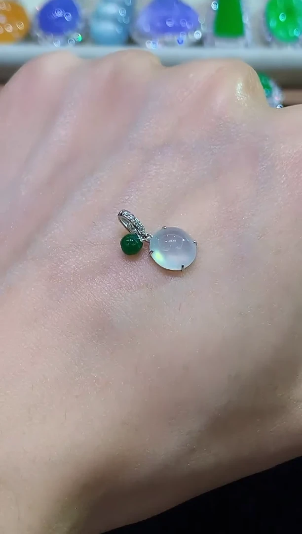 吊坠(不含链)18K金镶嵌翡翠多样性发其一