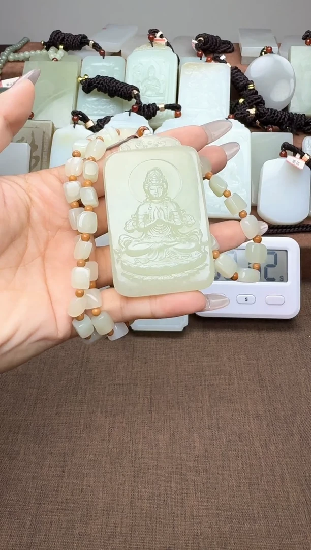 颈饰未镶嵌和田玉1