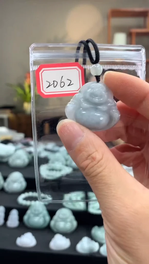 翡翠未镶嵌颈饰佛公2062
