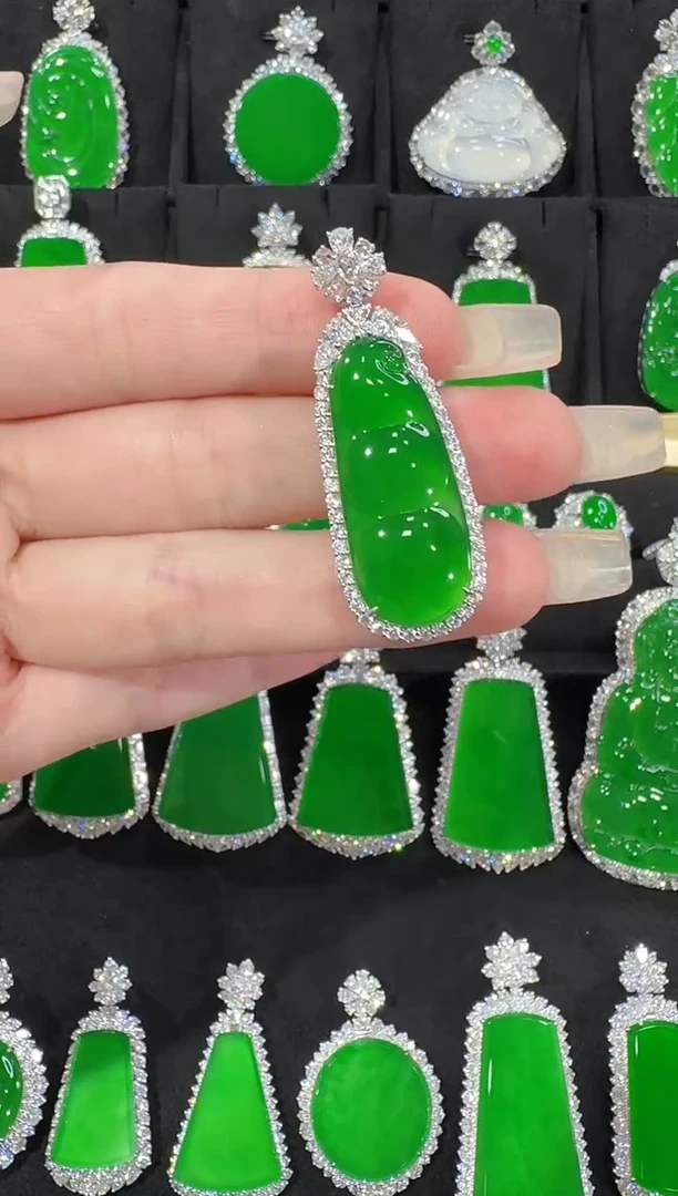 颈饰18K金镶嵌翡翠豆子天然A货翡翠72h鉴赏期