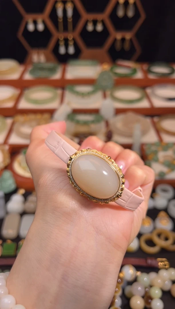 18K金镶嵌手链和田玉精品