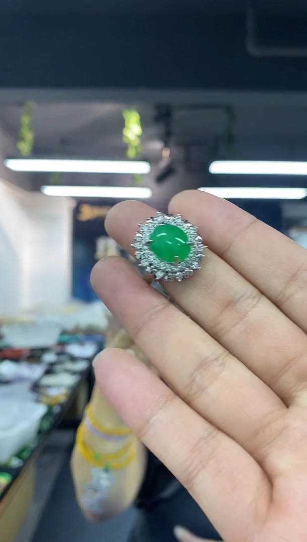 未镶嵌戒指翡翠多样性发其一颜色微差