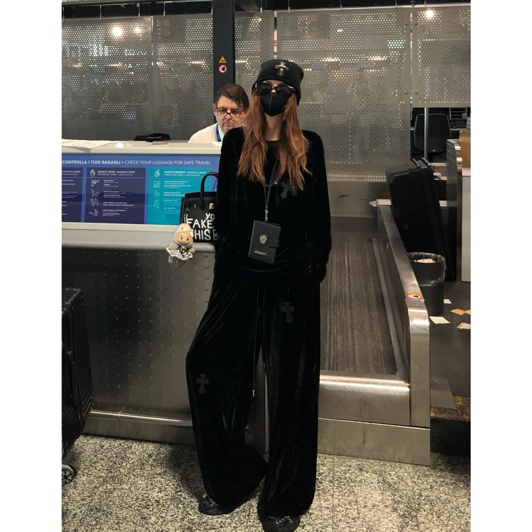 李婉君 暗黑风十字架印花丝绒时尚套装女早秋新款LWJ25C3TZ2194