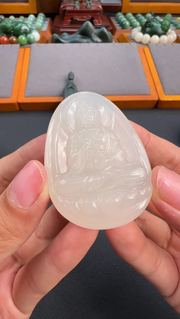 颈饰未镶嵌和田玉吊坠