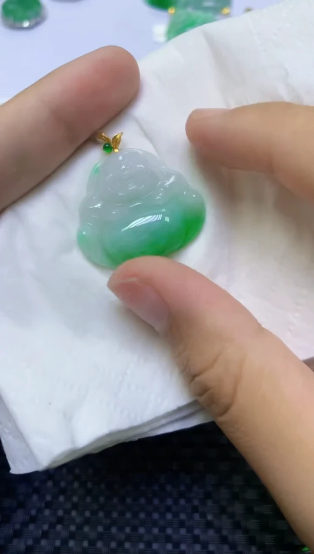 翡翠18K金镶嵌颈饰天然缅甸A货翡翠